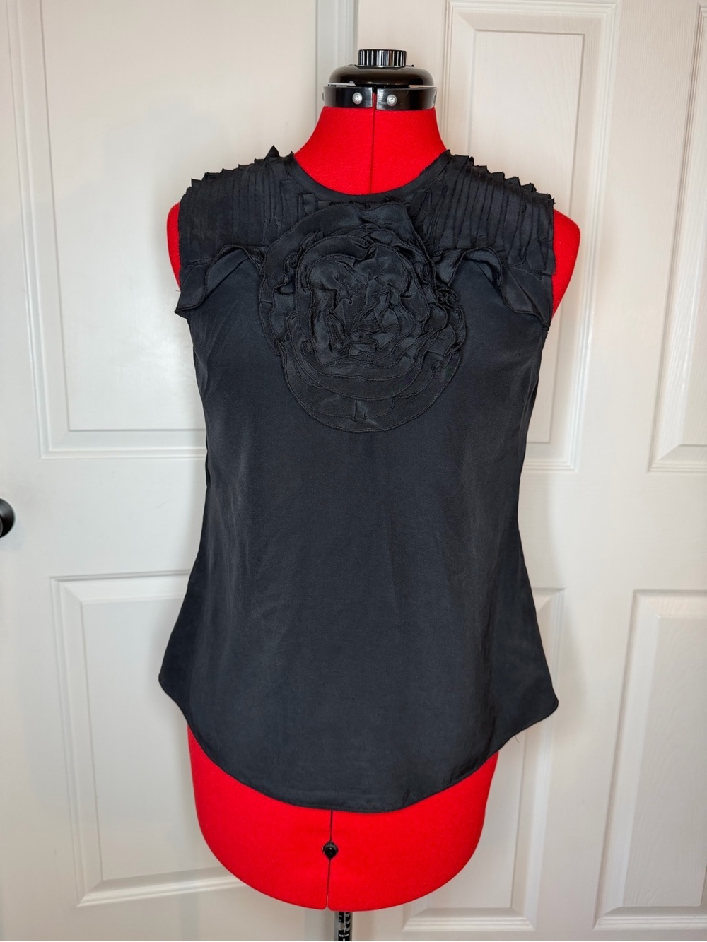 BCBGmaxazria Silk Sleeveless Tunic Top Black Pleated Fabric Flower Women S